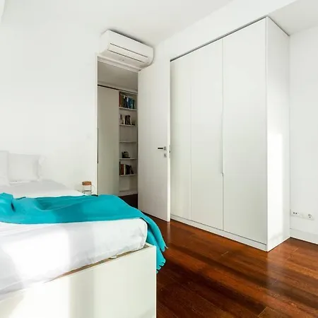 Apartman Modern High Tech Central Flat For 4 *